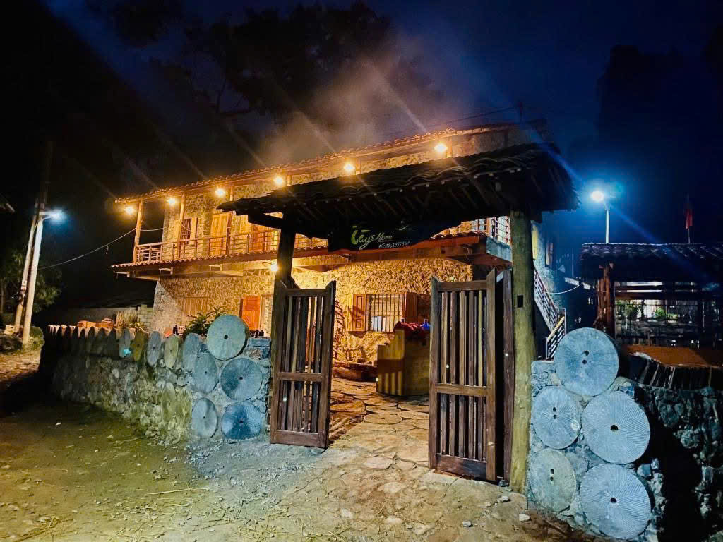 Tày Homestay Làng Đá Cổ Khuổi Ky – Bản Giốc